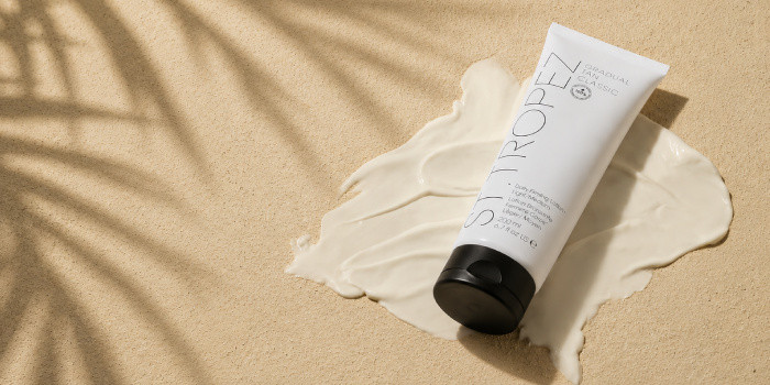 St. Tropez Gradual Tan Fokozatos Önbarnító Testápoló Medium/Dark 200ml
