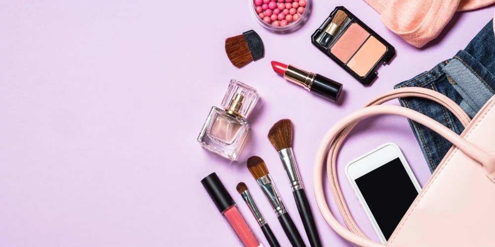 Mi legyen mindig egy nő neszeszerében?