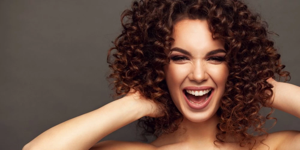 Mit csináljak a göndör hajammal? 