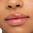 Kép 2/9 - essence hydra kiss LIP OIL 08