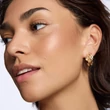 Kép 4/7 - Catrice Holiday Skin 4 in 1 Luminizer 010