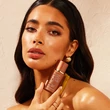 Kép 11/18 - St. Tropez Sunlit Skin bronzosító szérum + önbarnító 30ml
