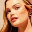 Kép 8/18 - St. Tropez Sunlit Skin bronzosító szérum + önbarnító 30ml