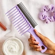 Kép 2/3 - Tangle Teezer Comb Lilac / Black Hajkefe